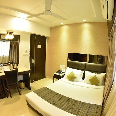 Hotel Manama Мумбаи Экстерьер фото