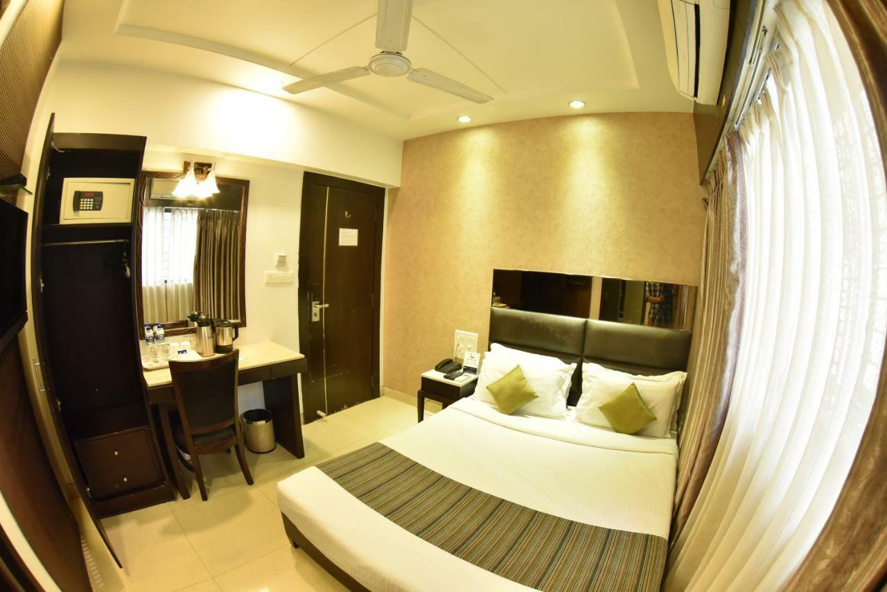 Hotel Manama Мумбаи Экстерьер фото