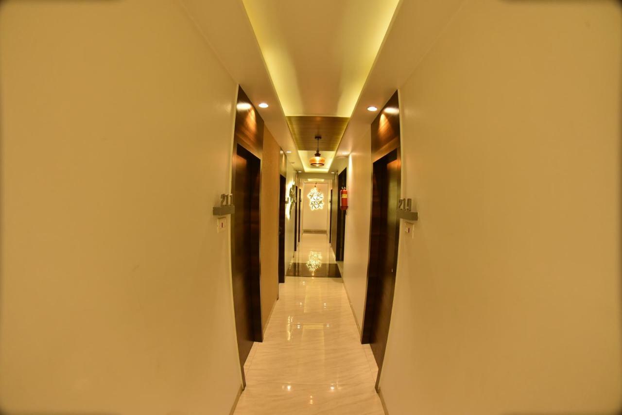 Hotel Manama Мумбаи Экстерьер фото