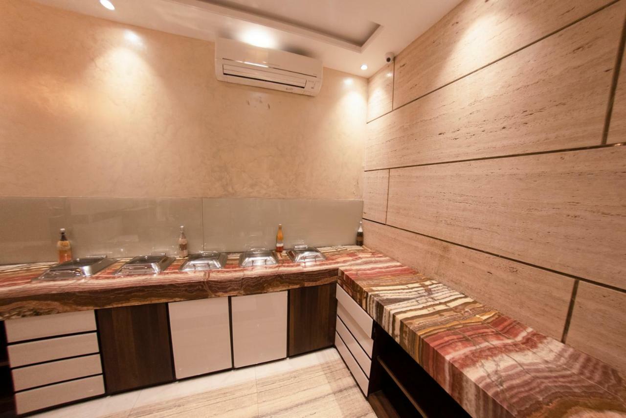 Hotel Manama Мумбаи Экстерьер фото