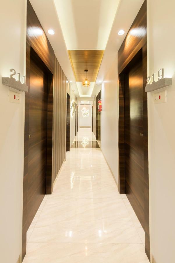 Hotel Manama Мумбаи Экстерьер фото