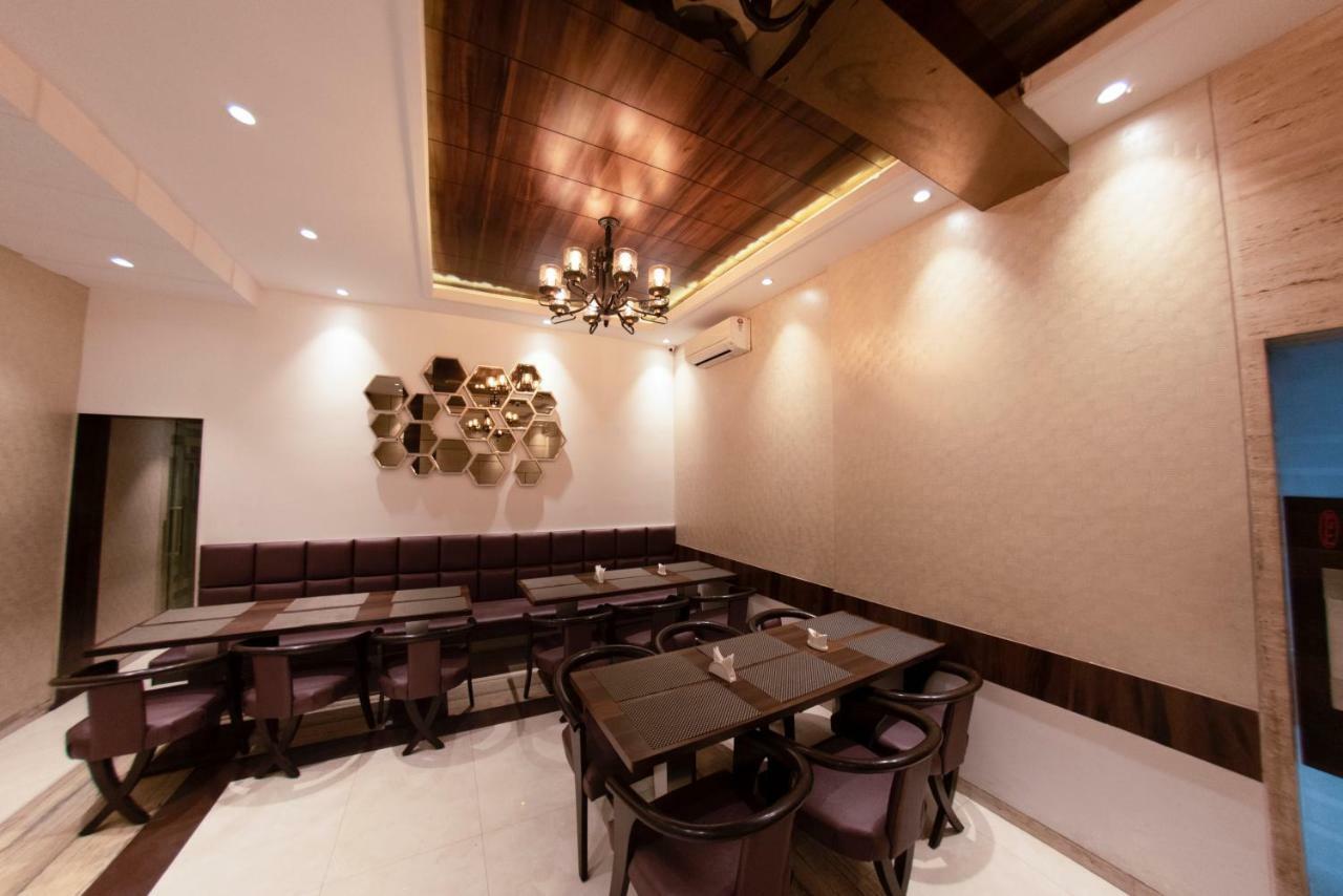 Hotel Manama Мумбаи Экстерьер фото
