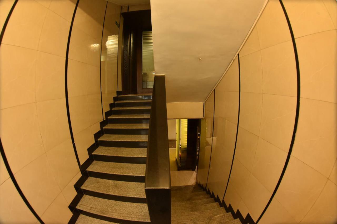 Hotel Manama Мумбаи Экстерьер фото
