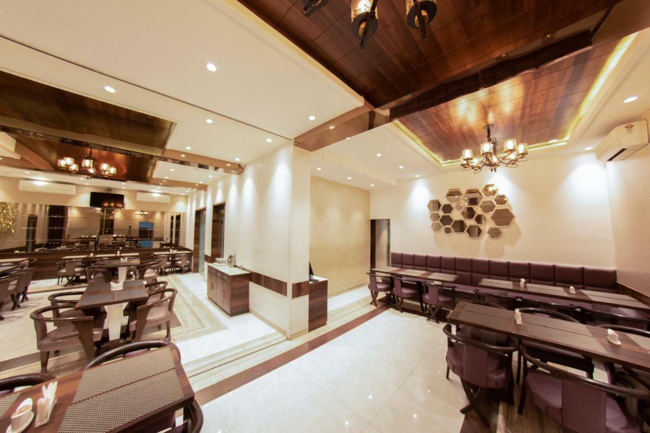 Hotel Manama Мумбаи Экстерьер фото