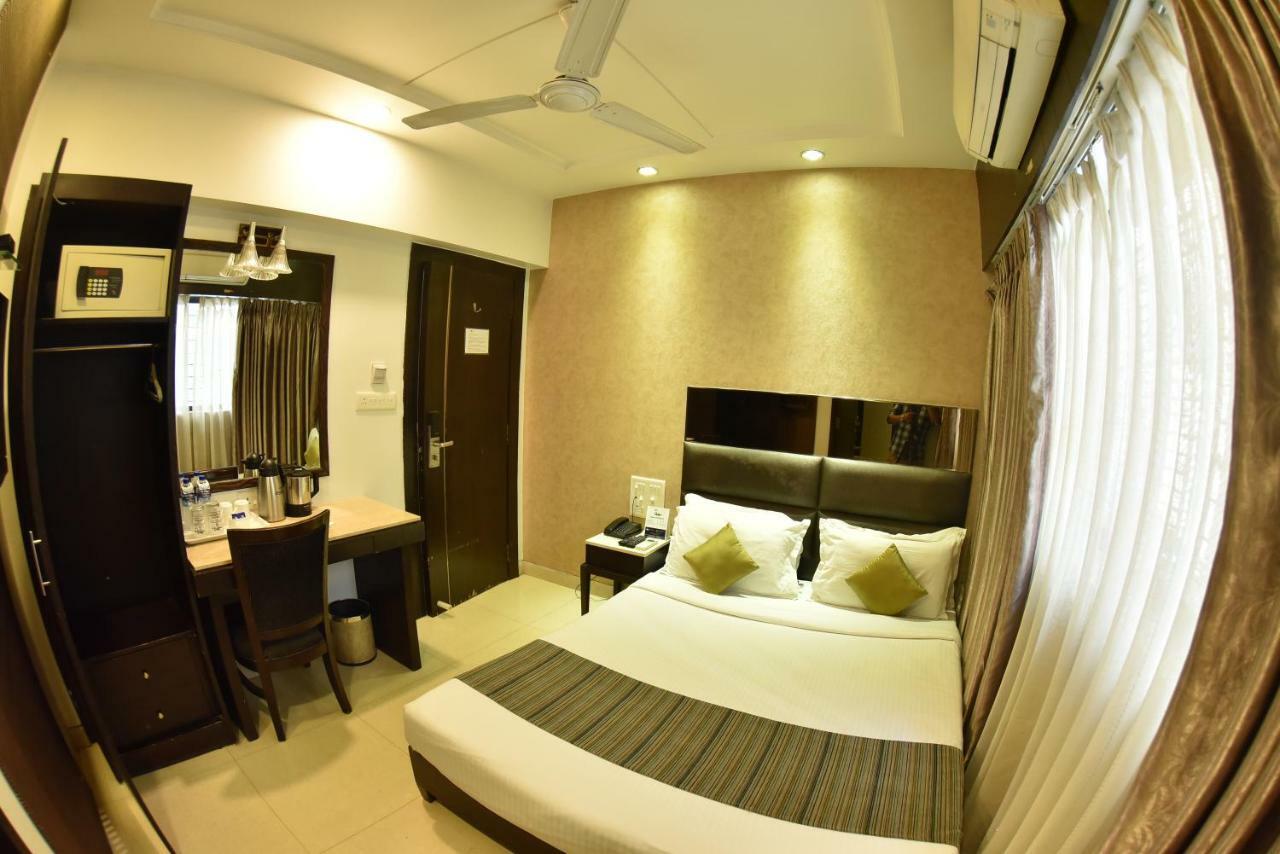 Hotel Manama Мумбаи Экстерьер фото
