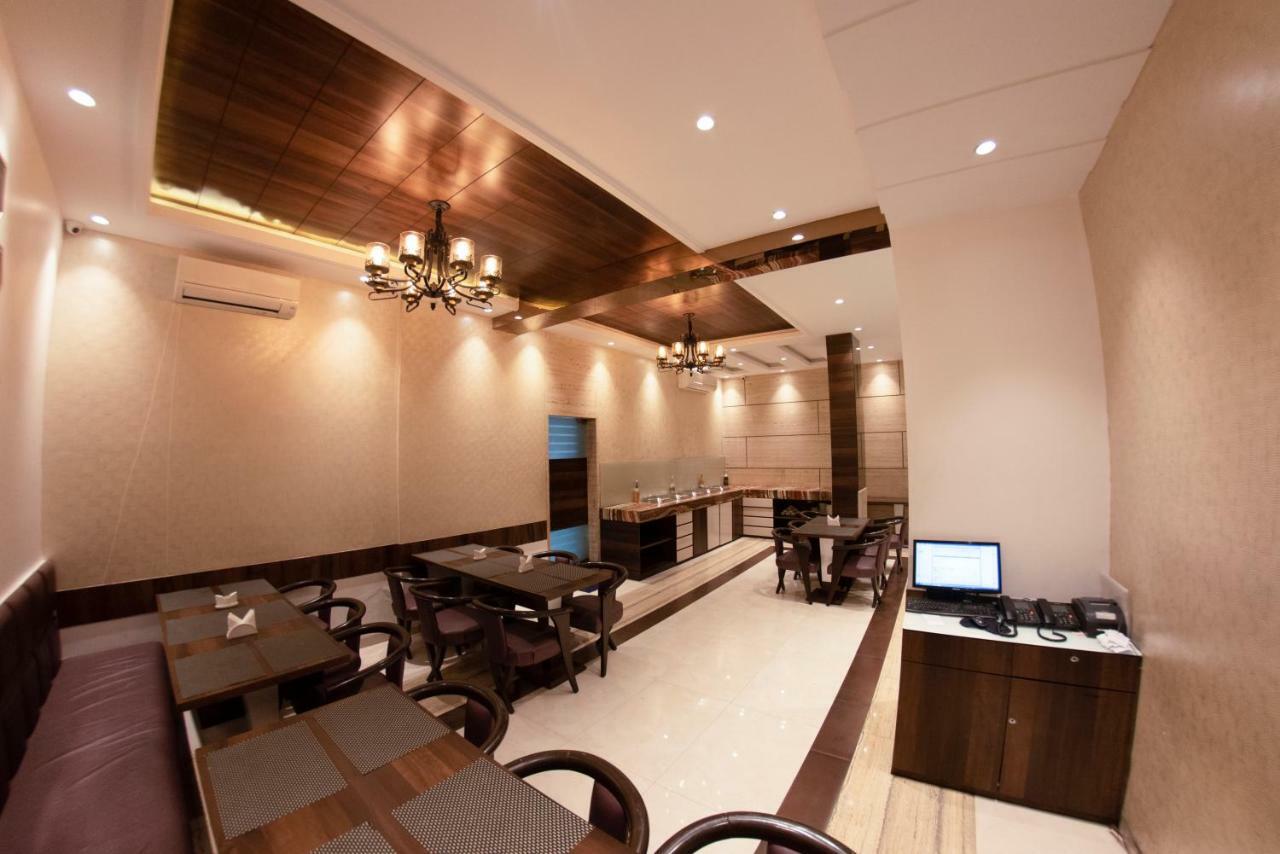 Hotel Manama Мумбаи Экстерьер фото