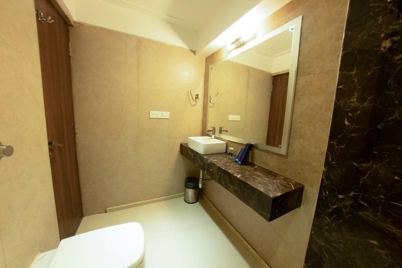 Hotel Manama Мумбаи Экстерьер фото